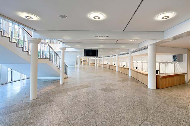 Einangsfoyer Bürgersaal Eingangsfoyer Bürgersaal