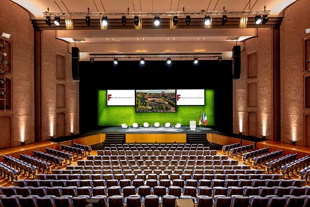 Theatersaal im Forum am Schlosspark Theatersaal im Forum am Schlosspark
